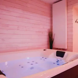https://mademoiselle.brusselshotelsbook.com