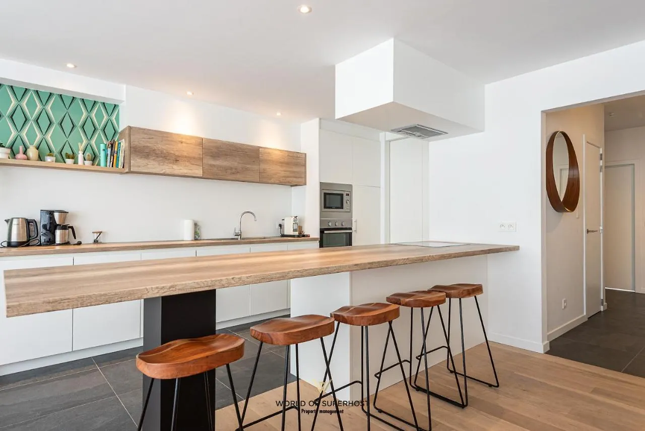 Rock & Roll Chic Apartment Near Oostende  オステンド